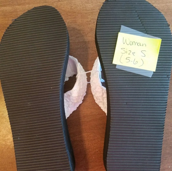 🚫SOLD🚫SOLD 🚫Woman's black with white sandals - Picture 3 of 4